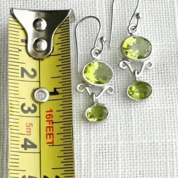 GREEN Peridot dangle drop earrings in Sterling Silver - Picture 4 of 6